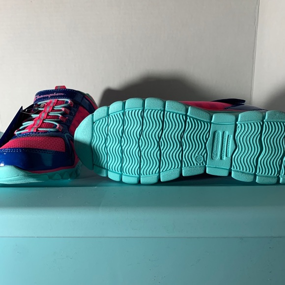 NWT GIRLS CHAMPION VINTAGE RUNNING SHOES - Picture 14 of 16